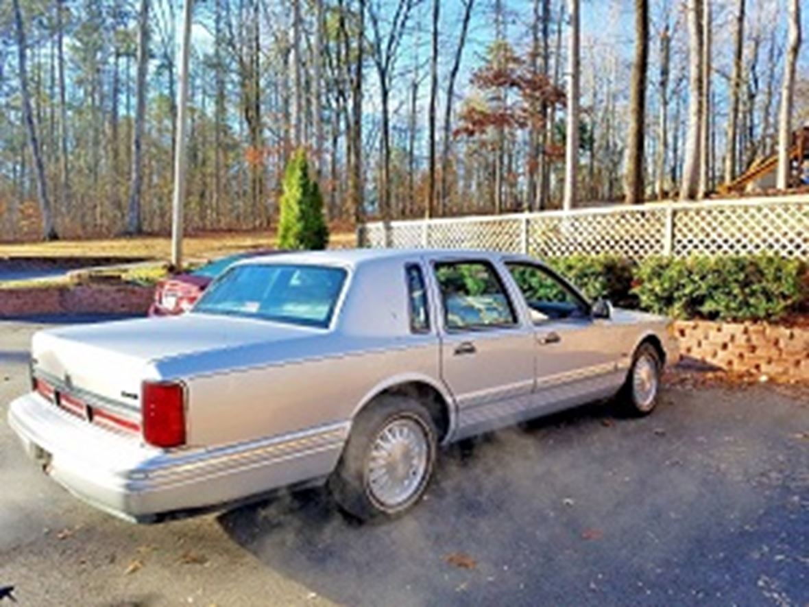 1996 Lincoln Town Car for sale by owner in Atlanta