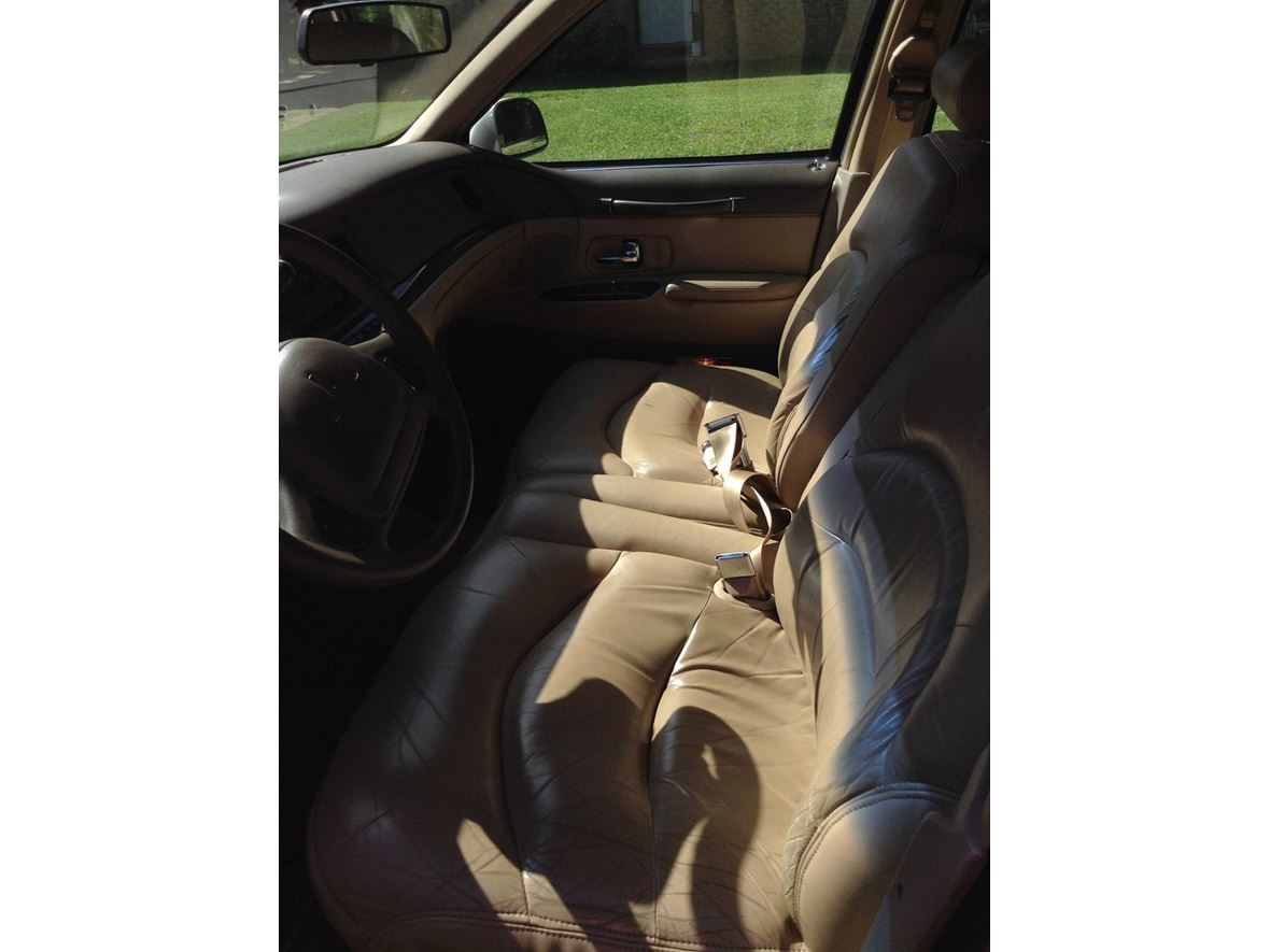 1997 Lincoln Town Car for sale by owner in Pinola