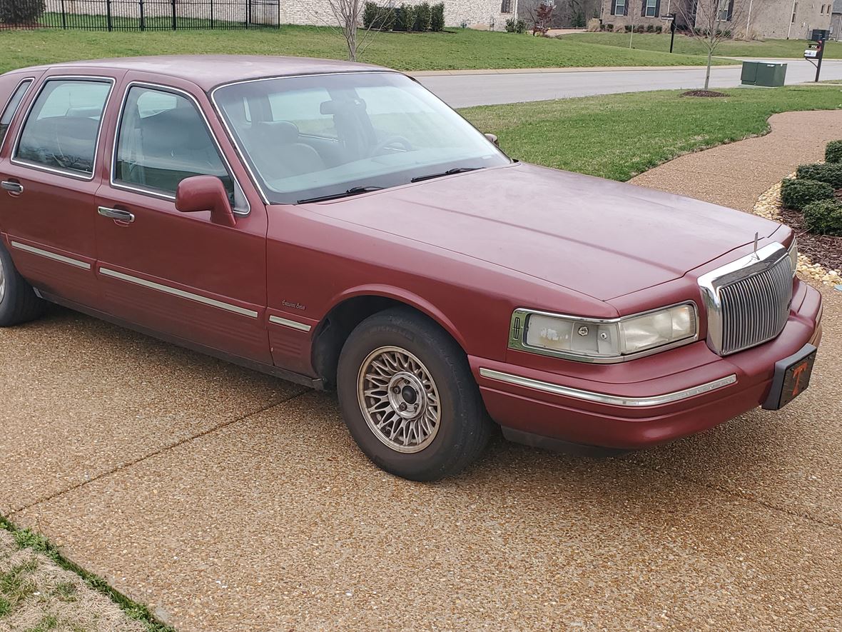 1997 Lincoln Town Car for sale by owner in Antioch