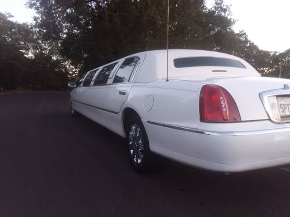 2000 Lincoln Town Car for Sale by Owner in Santa Rosa, CA 95405