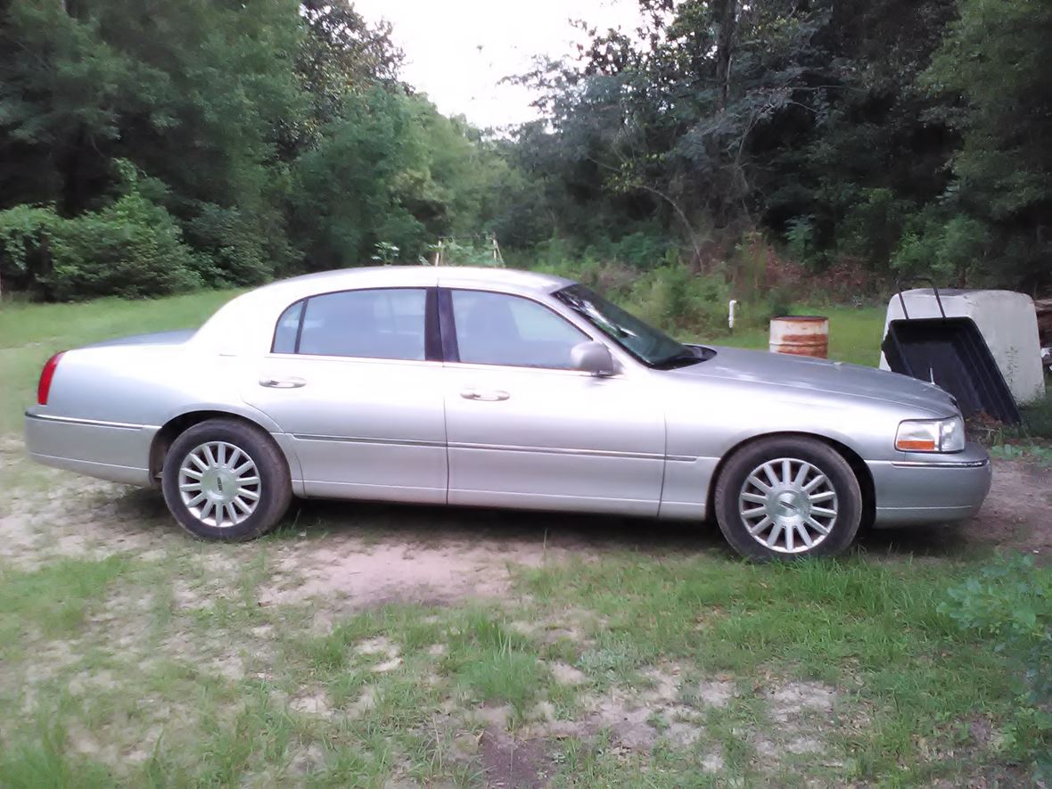 2003 Lincoln Town Car for sale by owner in Pensacola
