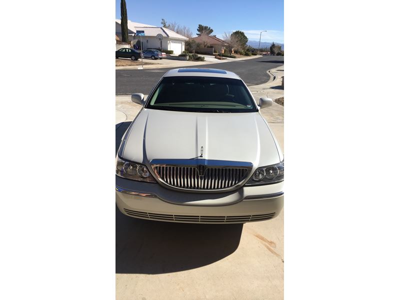 2006 Lincoln Town Car for Sale by Owner in Victorville, CA 92395