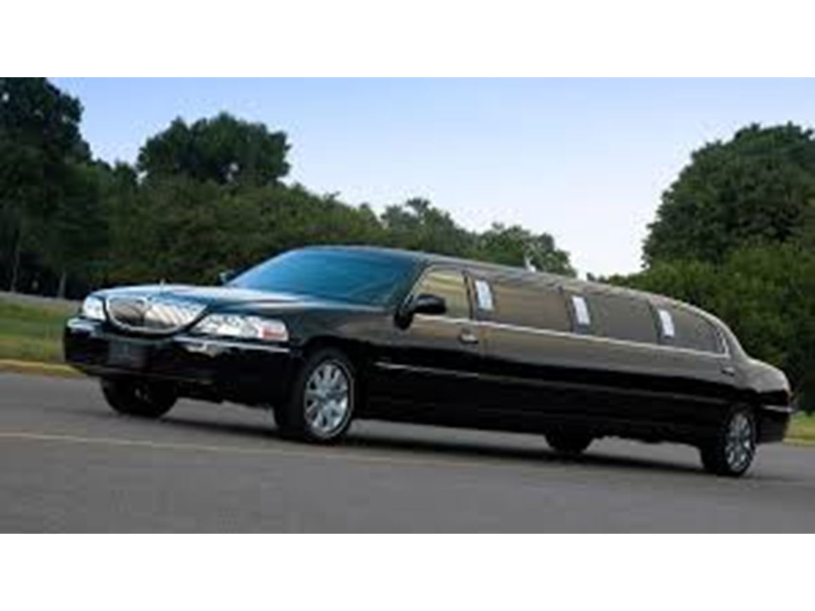 2005 Lincoln Town Car Limousine by Owner in Cartersville, GA 30120