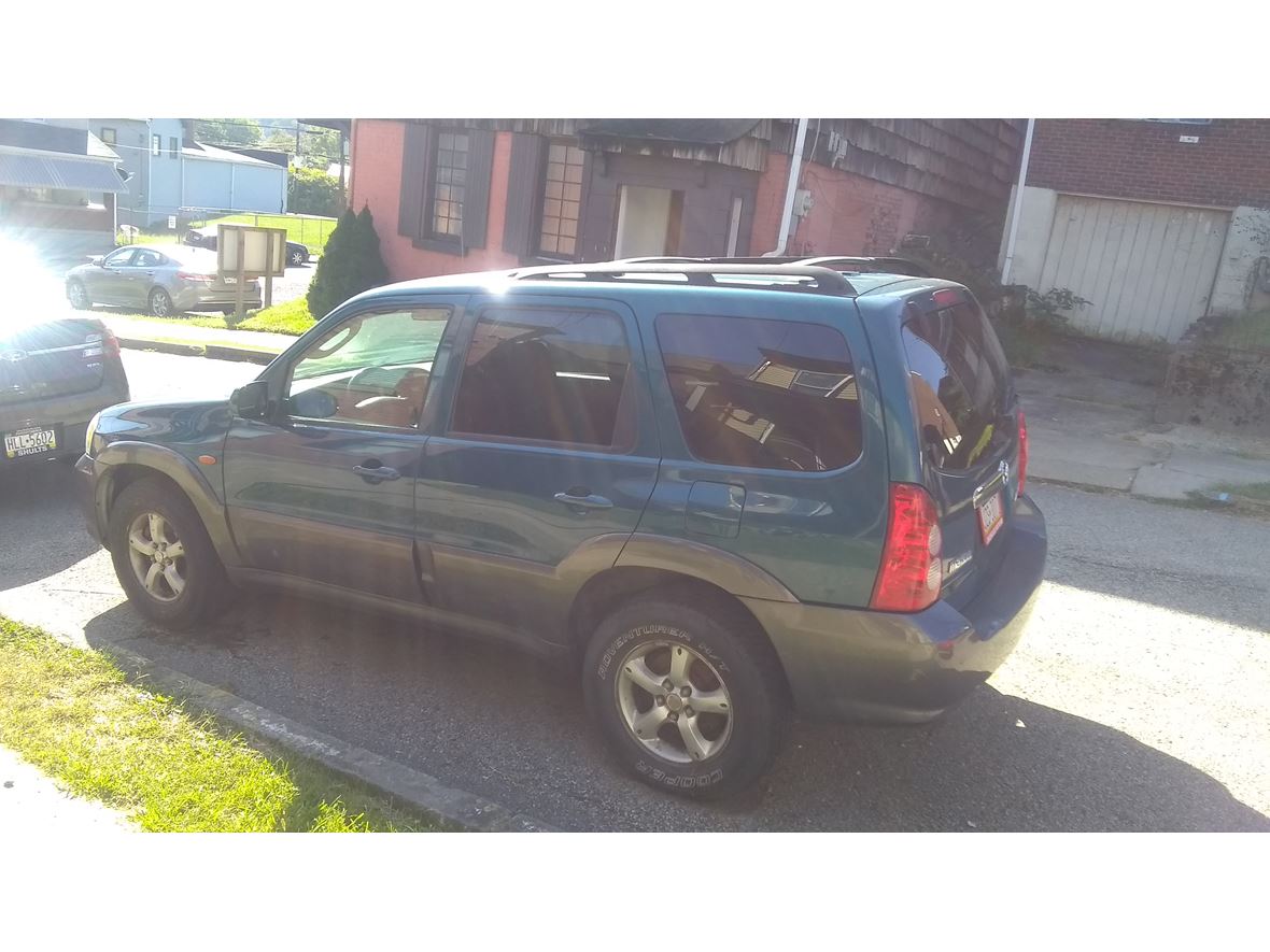 2005 Mazda Tribute for sale by owner in Mc Kees Rocks