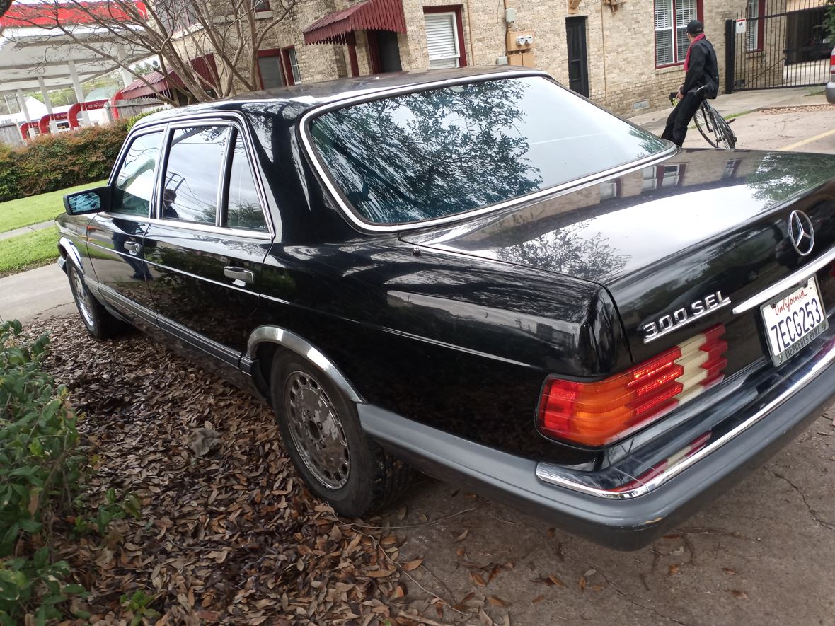 1990 Mercedes-Benz 300 for sale by owner in Dallas