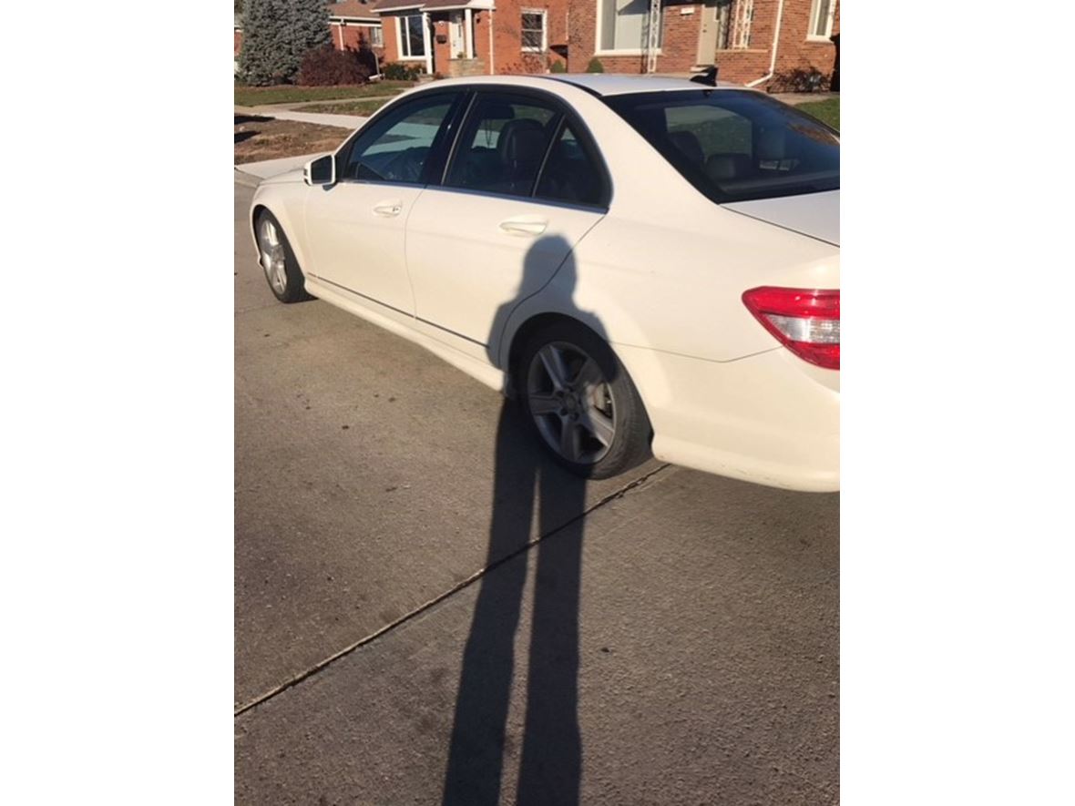 2010 Mercedes-Benz 300 for sale by owner in Dearborn