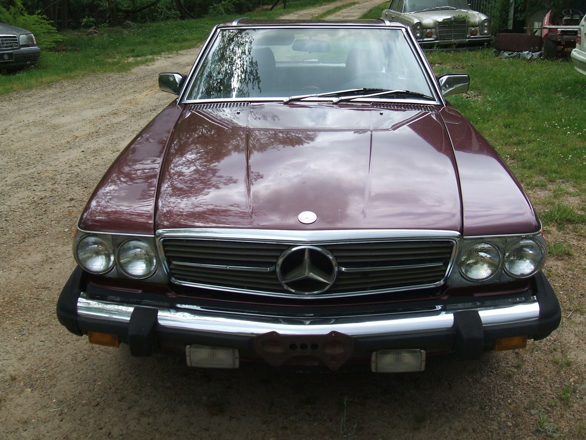 1987 Mercedes-Benz 560 for sale by owner in Franklin