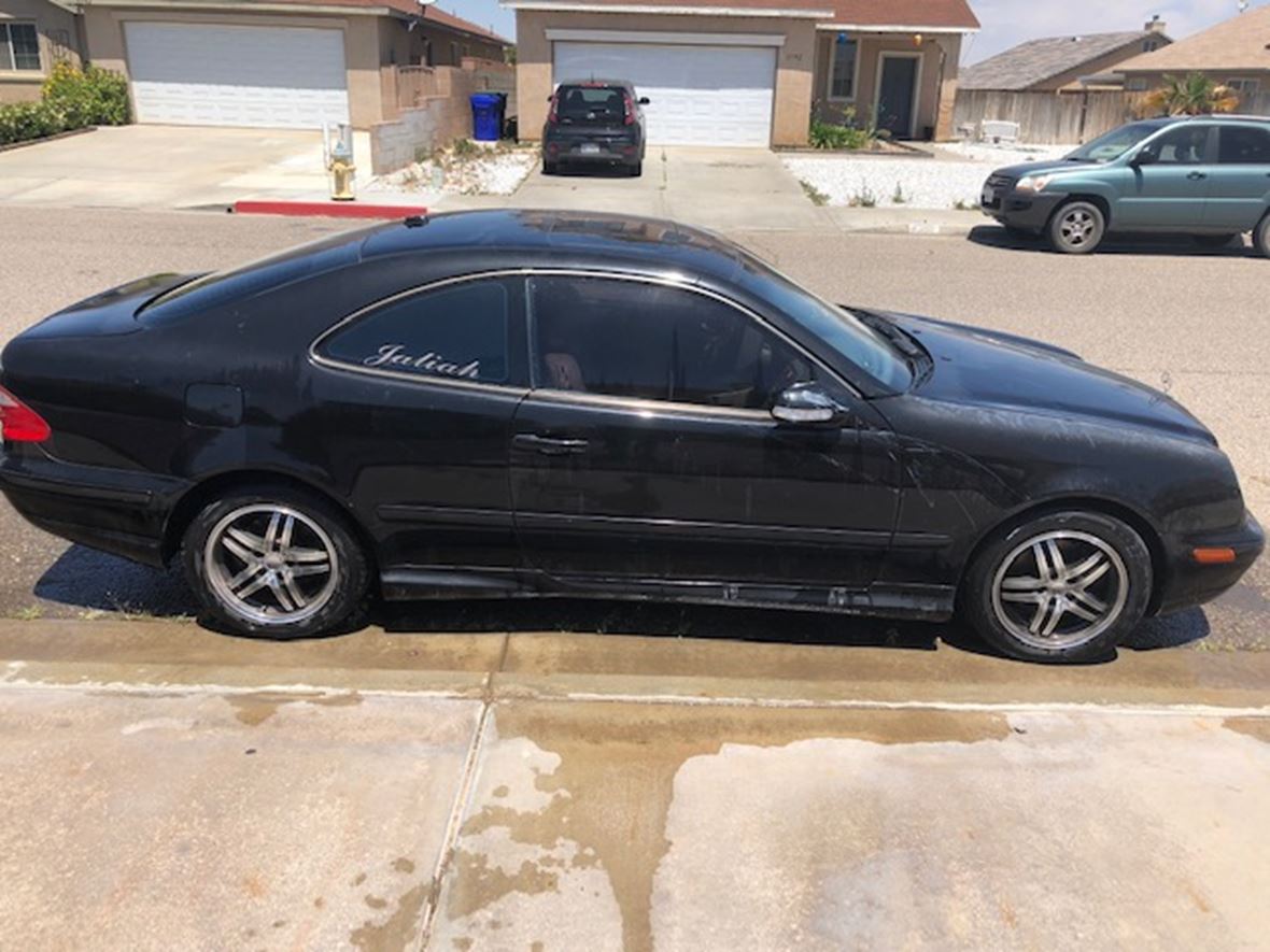 2001 Mercedes-Benz CLK-Class for sale by owner in Victorville