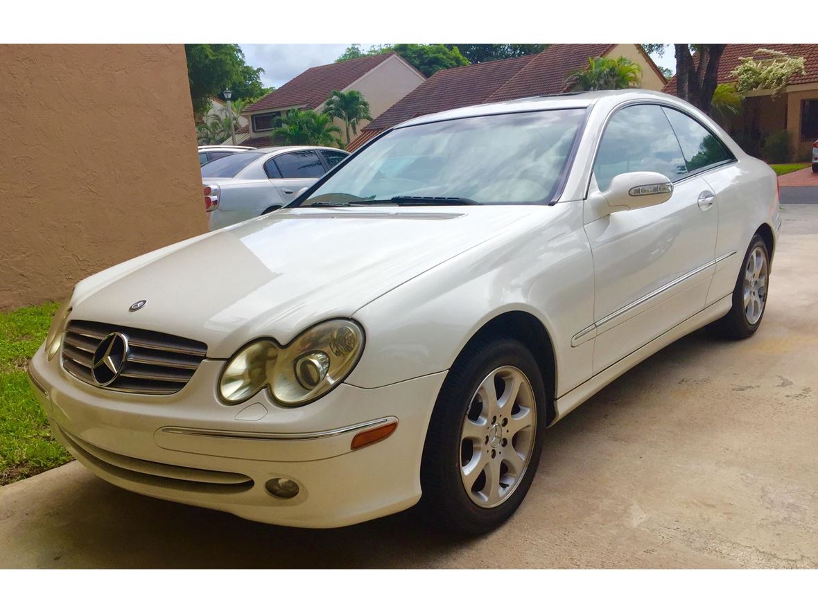 2004 Mercedes-Benz CLK-Class for sale by owner in Daytona Beach
