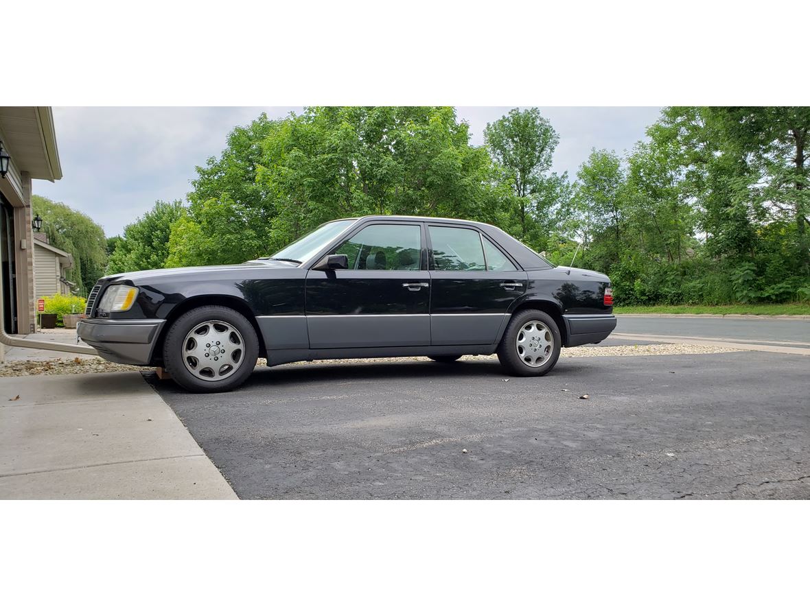 1994 Mercedes-Benz e-320 for sale by owner in Minneapolis