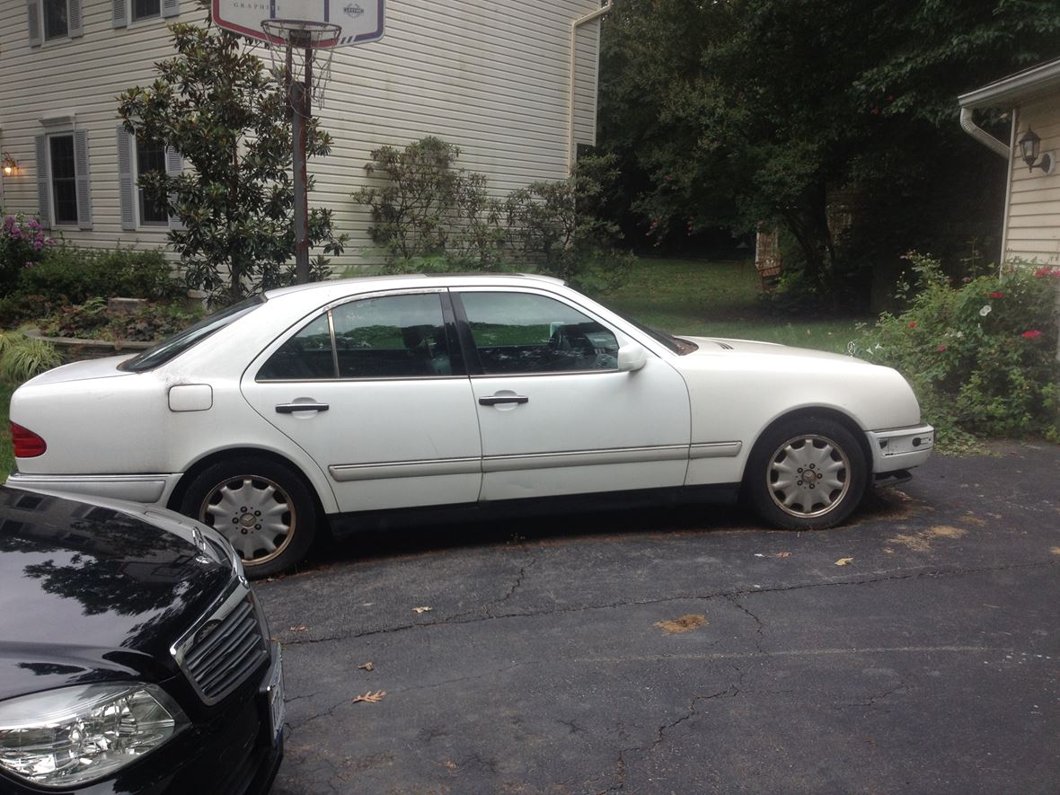 1996 Mercedes-Benz E-Class for sale by owner in Burke