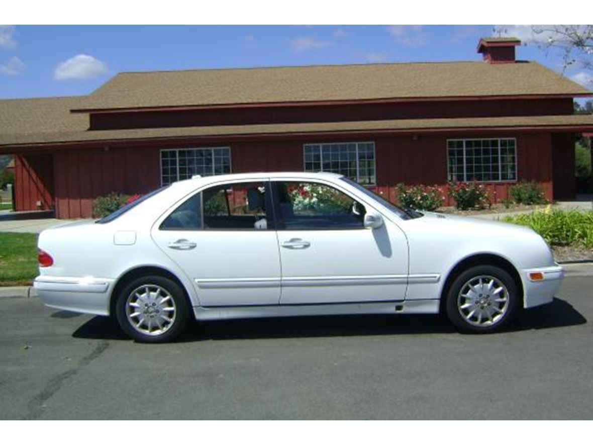 2000 Mercedes-Benz E-Class for sale by owner in San Marcos