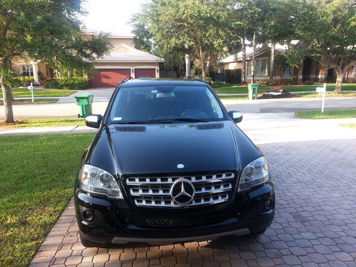 2009 Mercedes-Benz M-Class for sale by owner in Fort Lauderdale