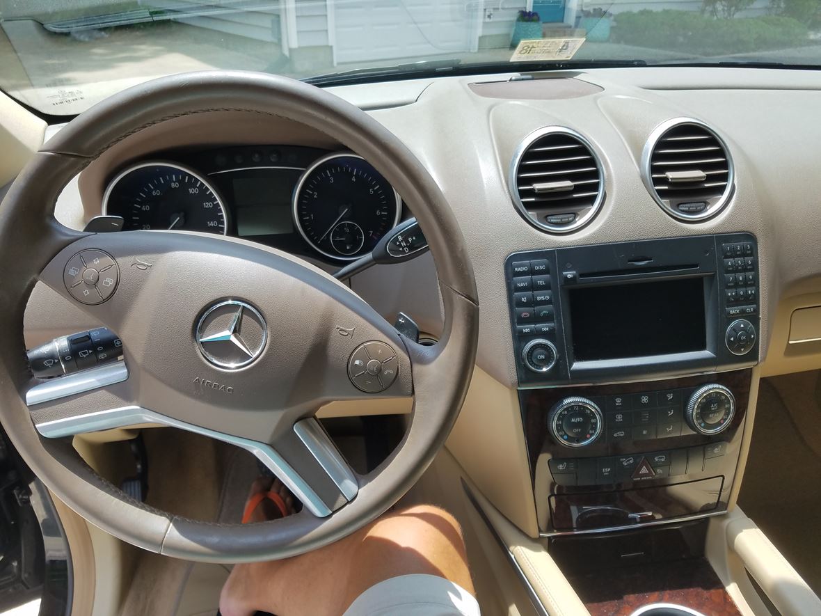 2011 Mercedes-Benz M-Class for sale by owner in Virginia Beach
