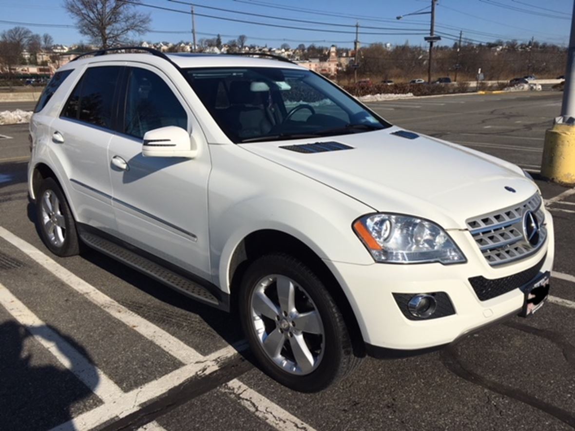 2011 Mercedes-Benz M-Class for sale by owner in Brooklyn