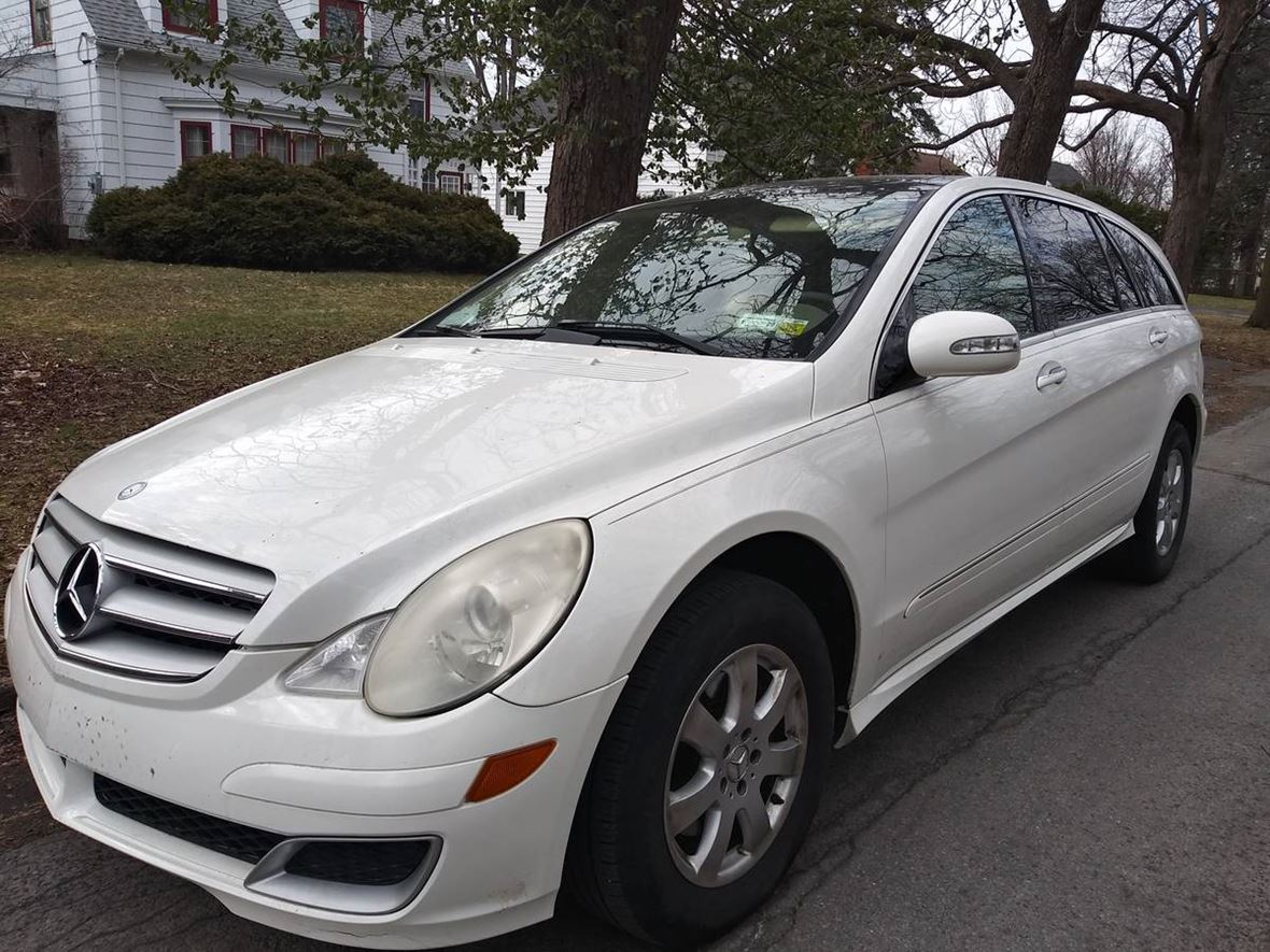 2007 MercedesBenz R350 4matic by Owner in Evansville, IN 47711