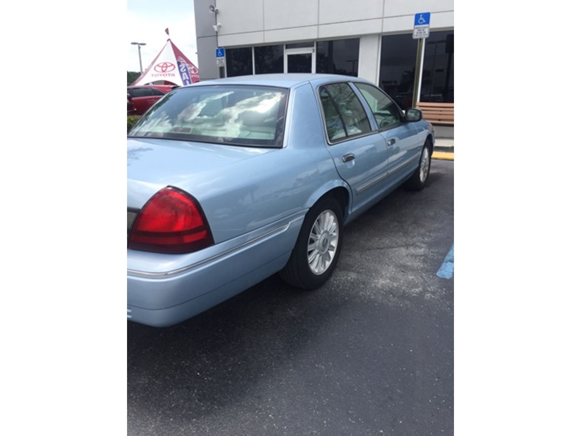 2011 Mercury Grand Marquis for Sale by Owner in Tampa, FL 33624