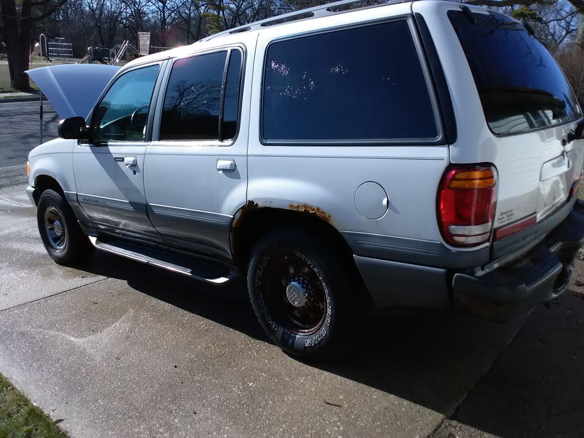 1998 Mercury Mountaineer for sale by owner in Muskegon
