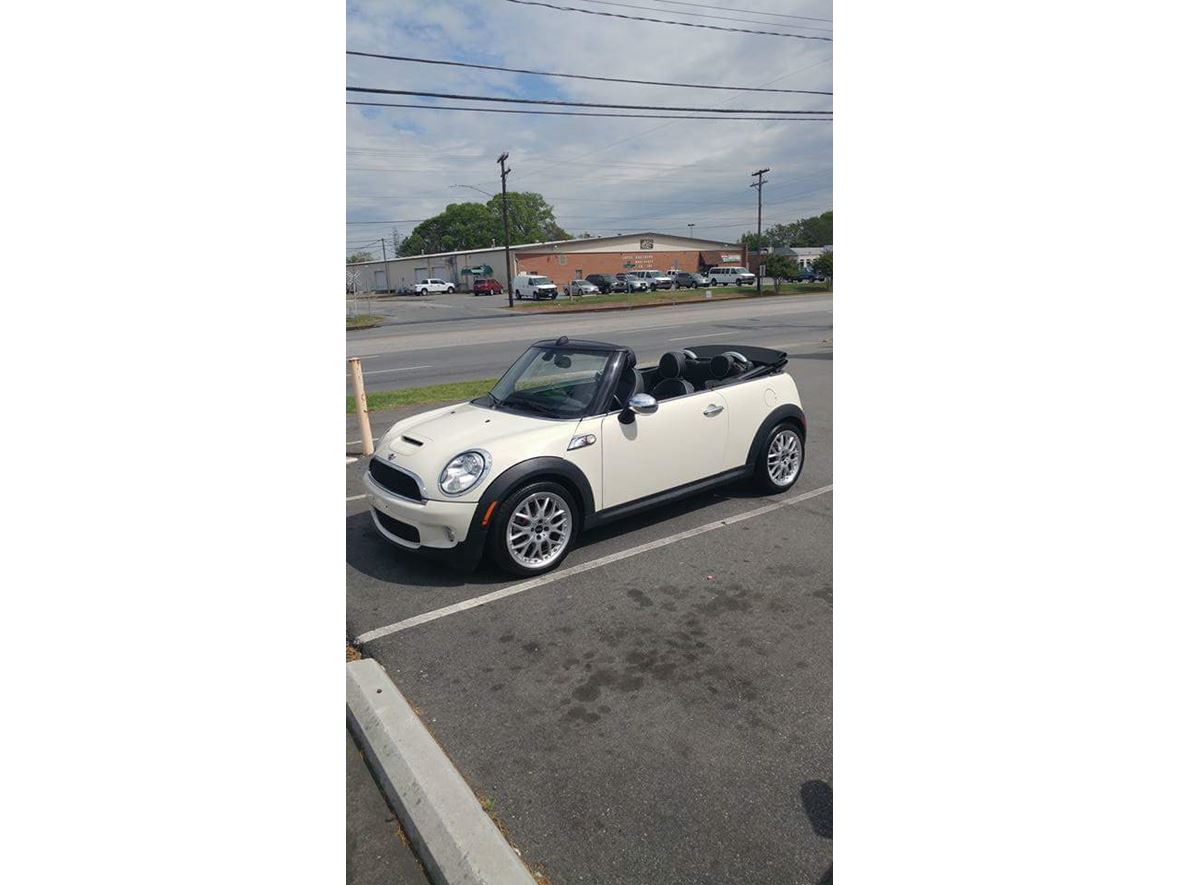 2010 MINI Cooper for sale by owner in Holly Ridge