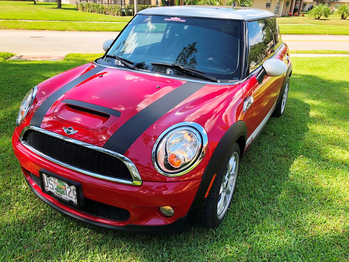 2010 MINI Cooper Hardtop for sale by owner in Daytona Beach