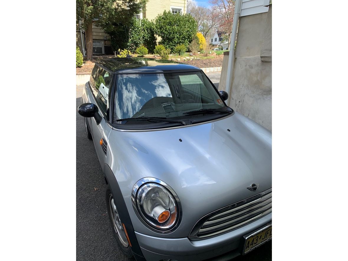 2010 MINI Cooper Hardtop for sale by owner in Short Hills