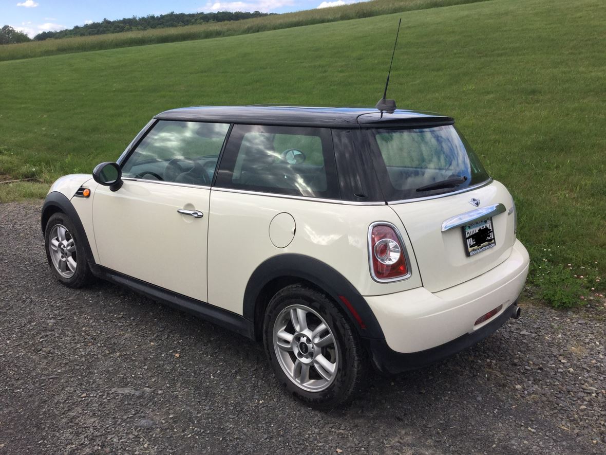 2013 MINI Cooper Hardtop for sale by owner in Millville