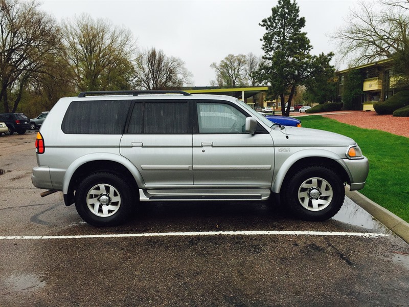 2001 Mitsubishi Montero for sale by owner in COLORADO SPRINGS