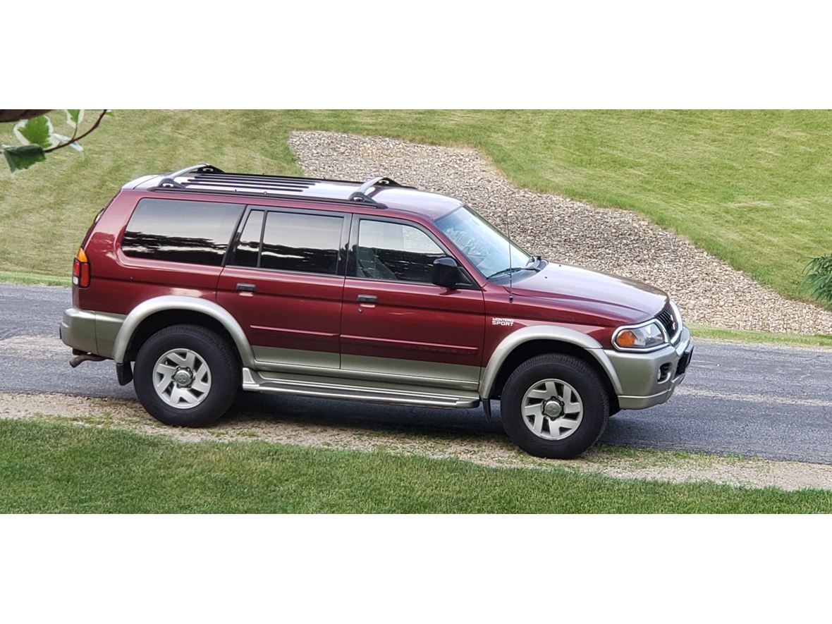 2000 Mitsubishi Montero Sport for sale by owner in Cambridge