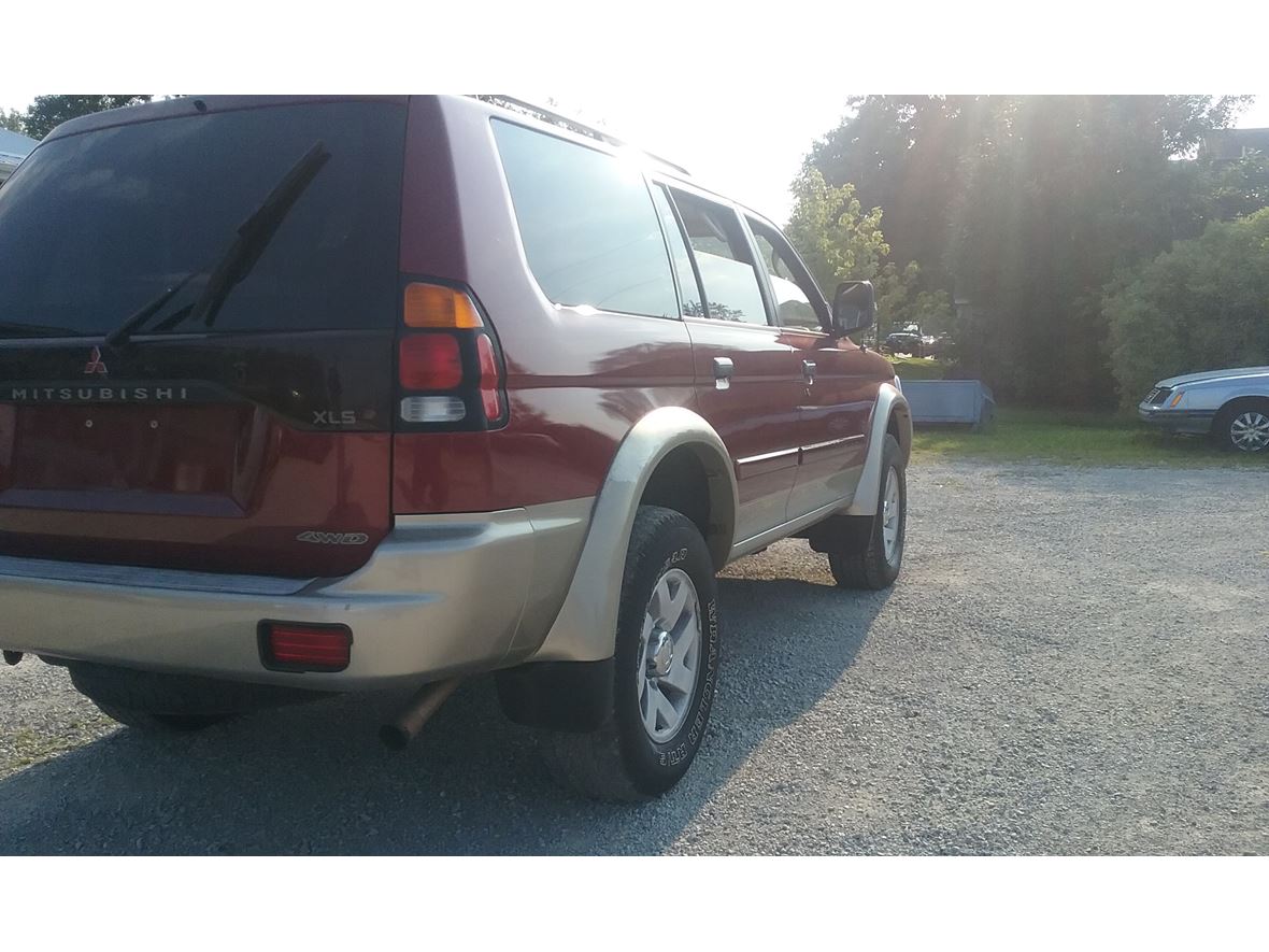 2001 Mitsubishi Montero Sport for sale by owner in Mabel