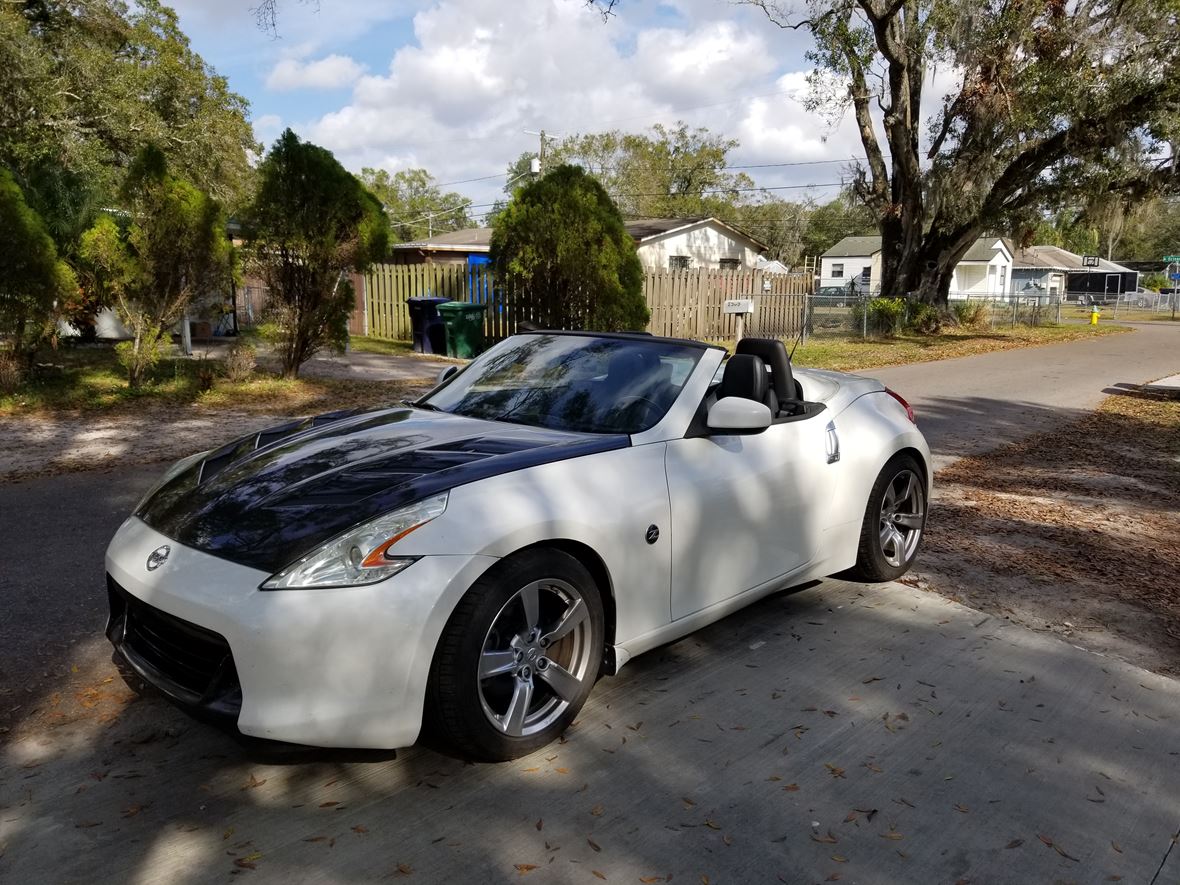 2010 Nissan 370Z for sale by owner in Miami