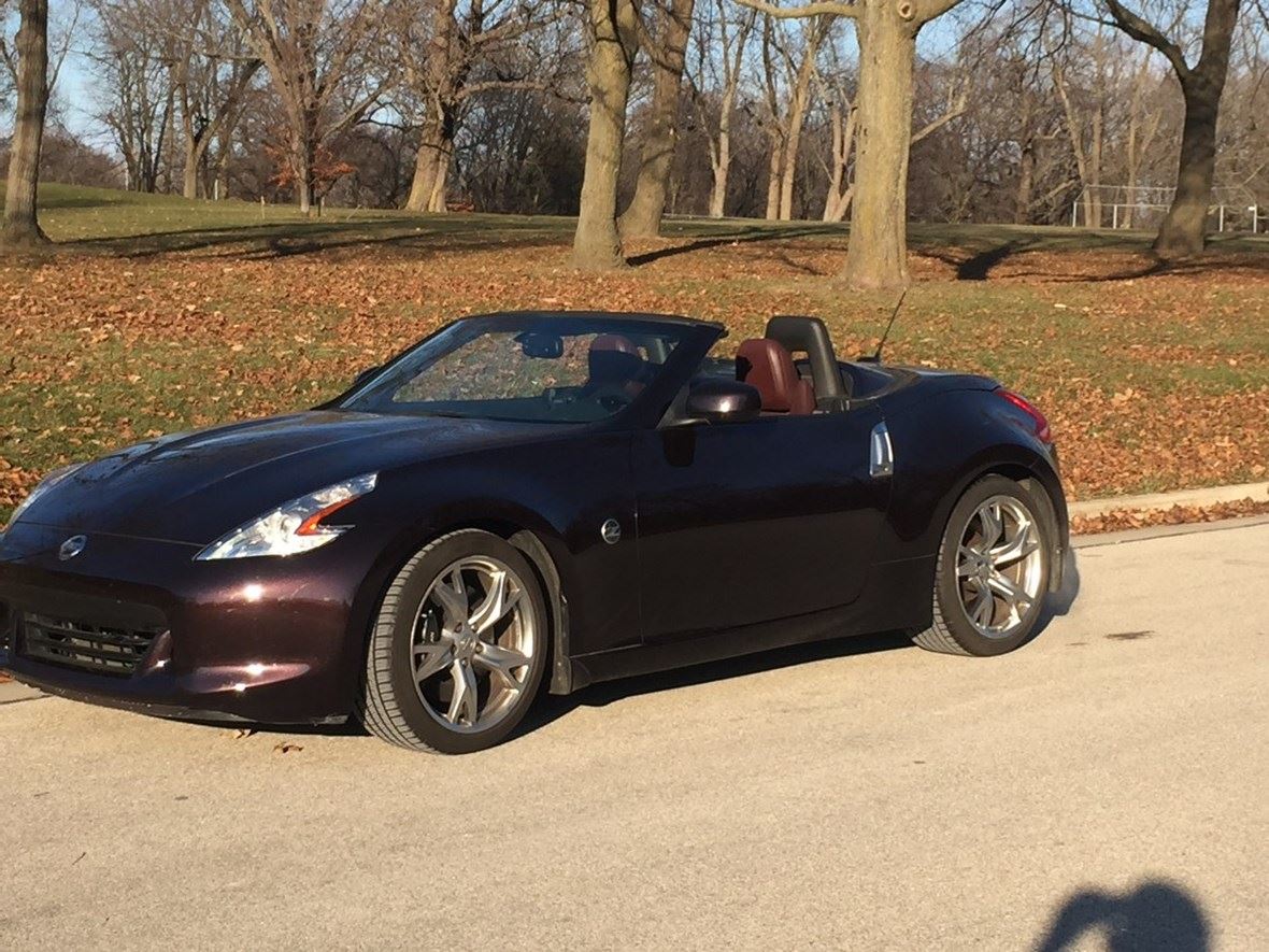 2012 Nissan 370Z for sale by owner in Milwaukee