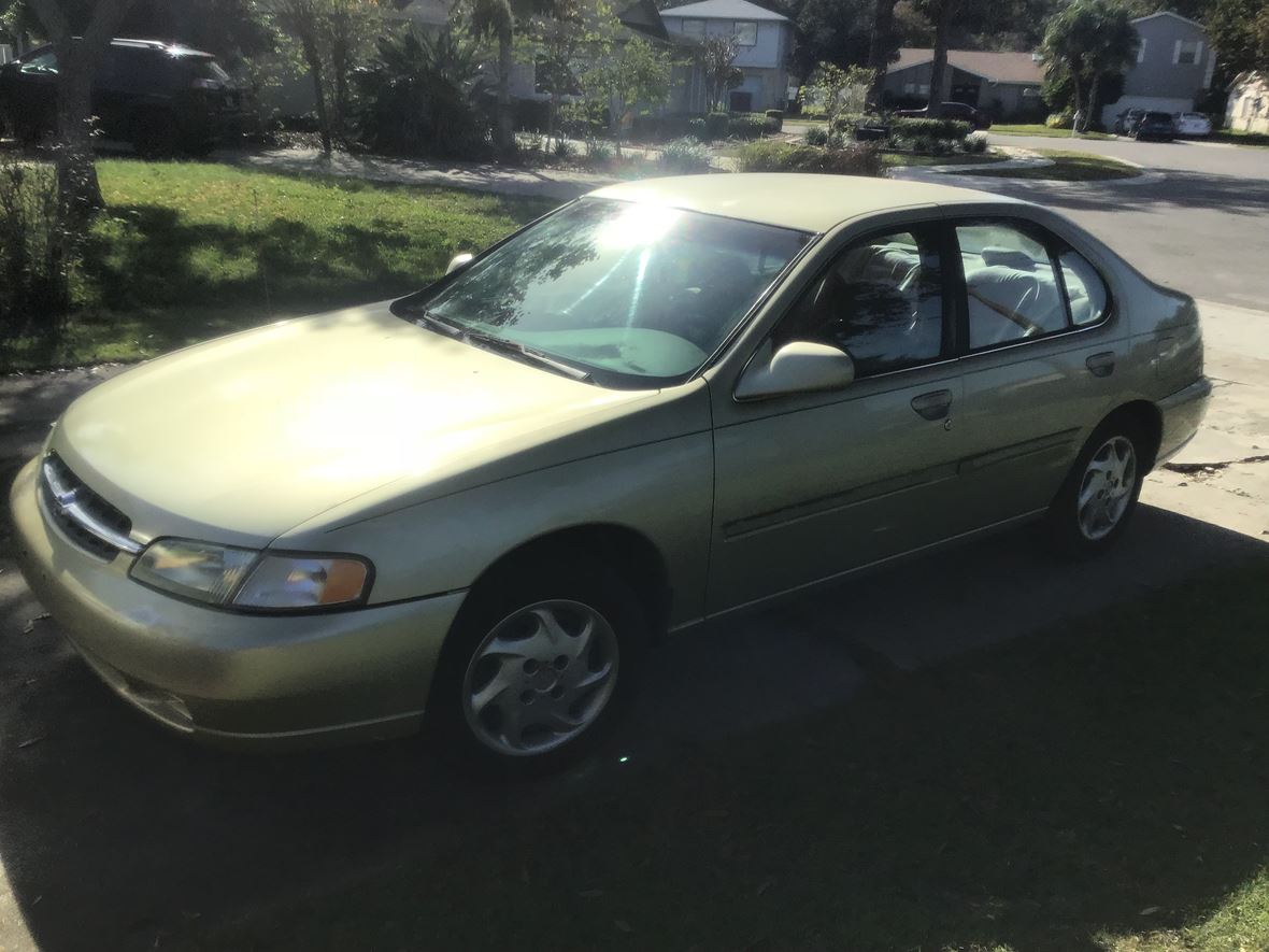 1998 Nissan Altima for sale by owner in Orlando