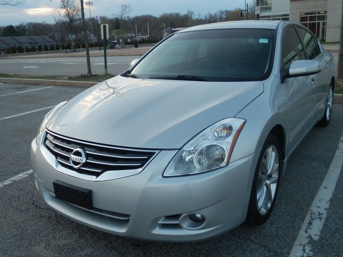 2010 Nissan Altima 2.5SL for sale by owner in Saugus