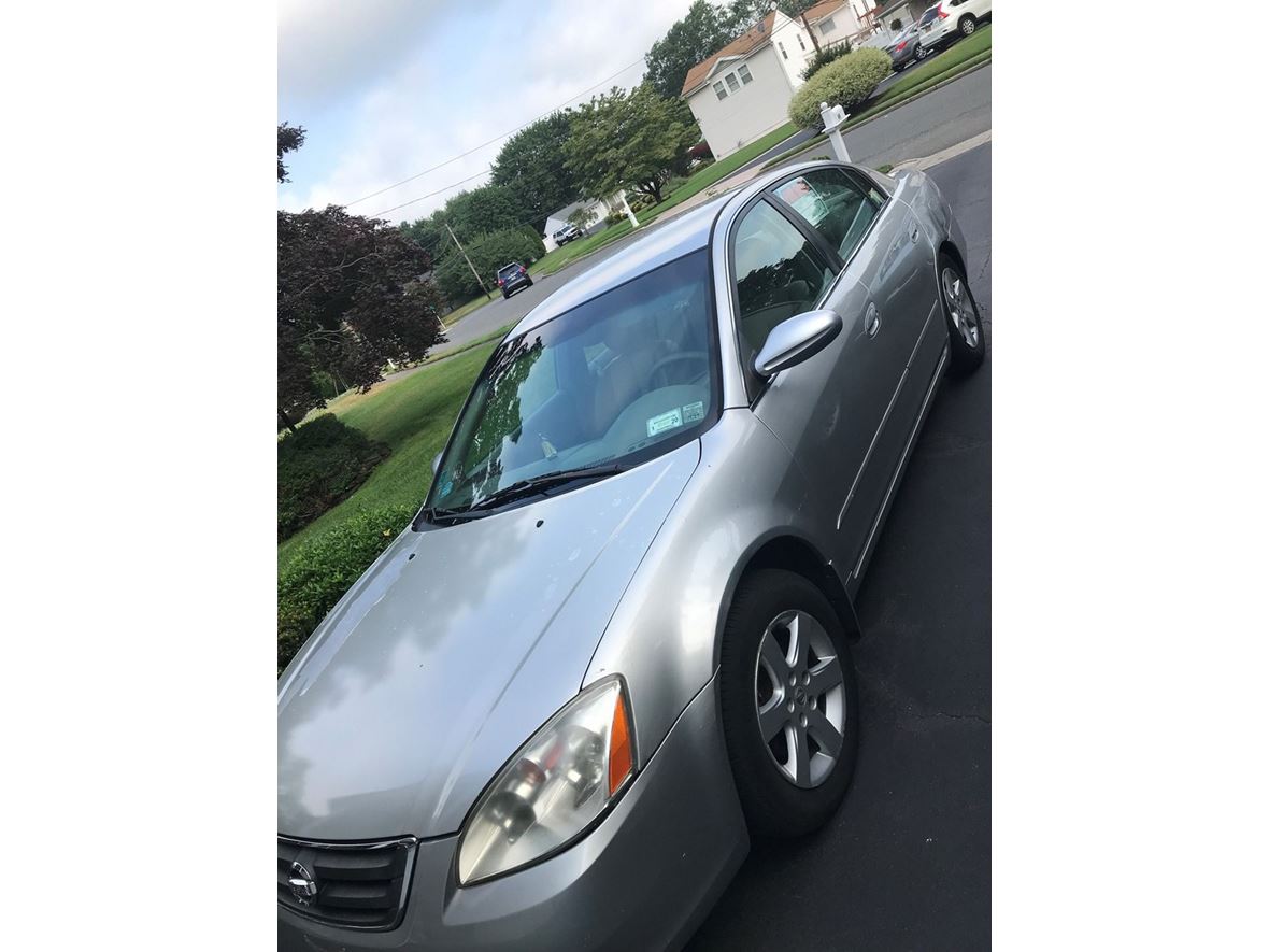 2002 Nissan Altima for sale by owner in Lake Grove