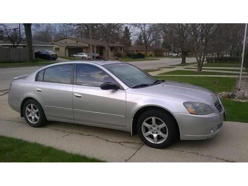 2005 Nissan Altima for sale by owner in Kenosha