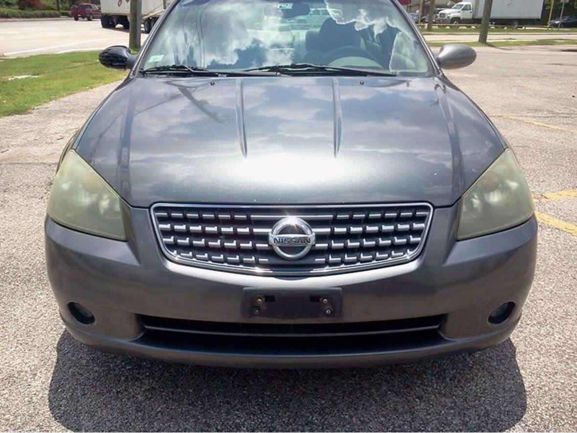 2005 Nissan Altima for sale by owner in Beverly Hills