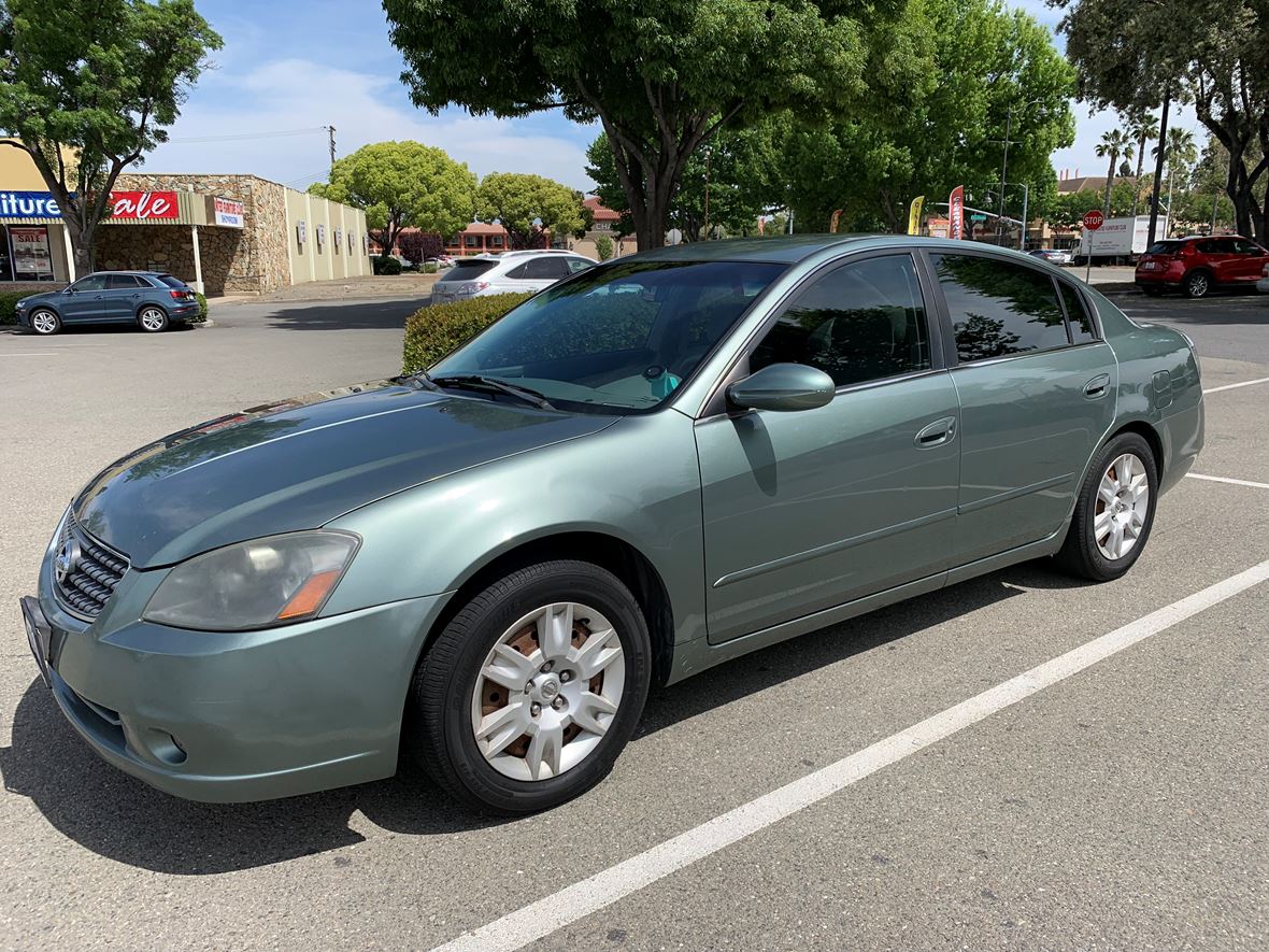 2005 Nissan Altima for sale by owner in Santa Clara