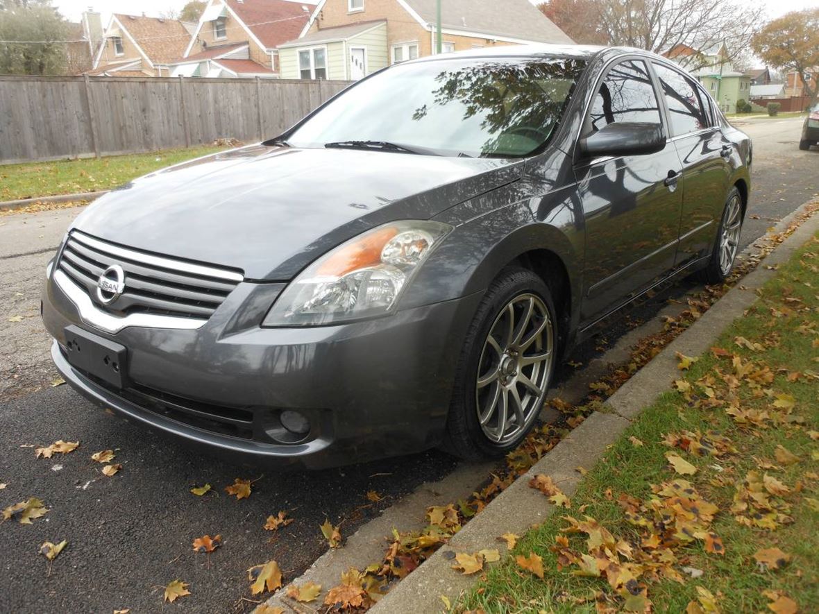2009 Nissan Altima for sale by owner in Elmwood Park