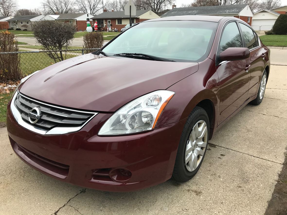 2011 Nissan Altima Sale by Owner in Sterling Heights, MI 48310 2011 Nissan Altima 3.5 Sr Tire Size