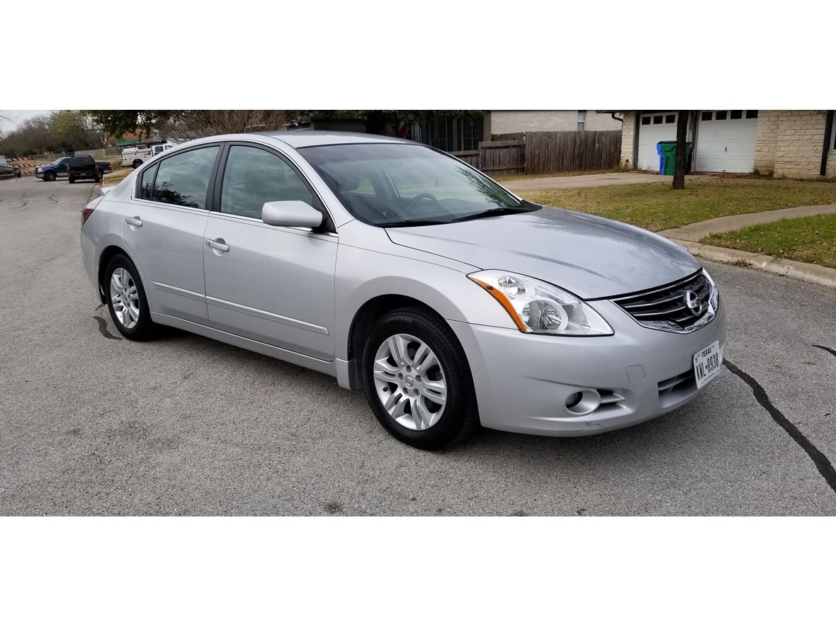 2012 Nissan Altima for sale by owner in Pflugerville