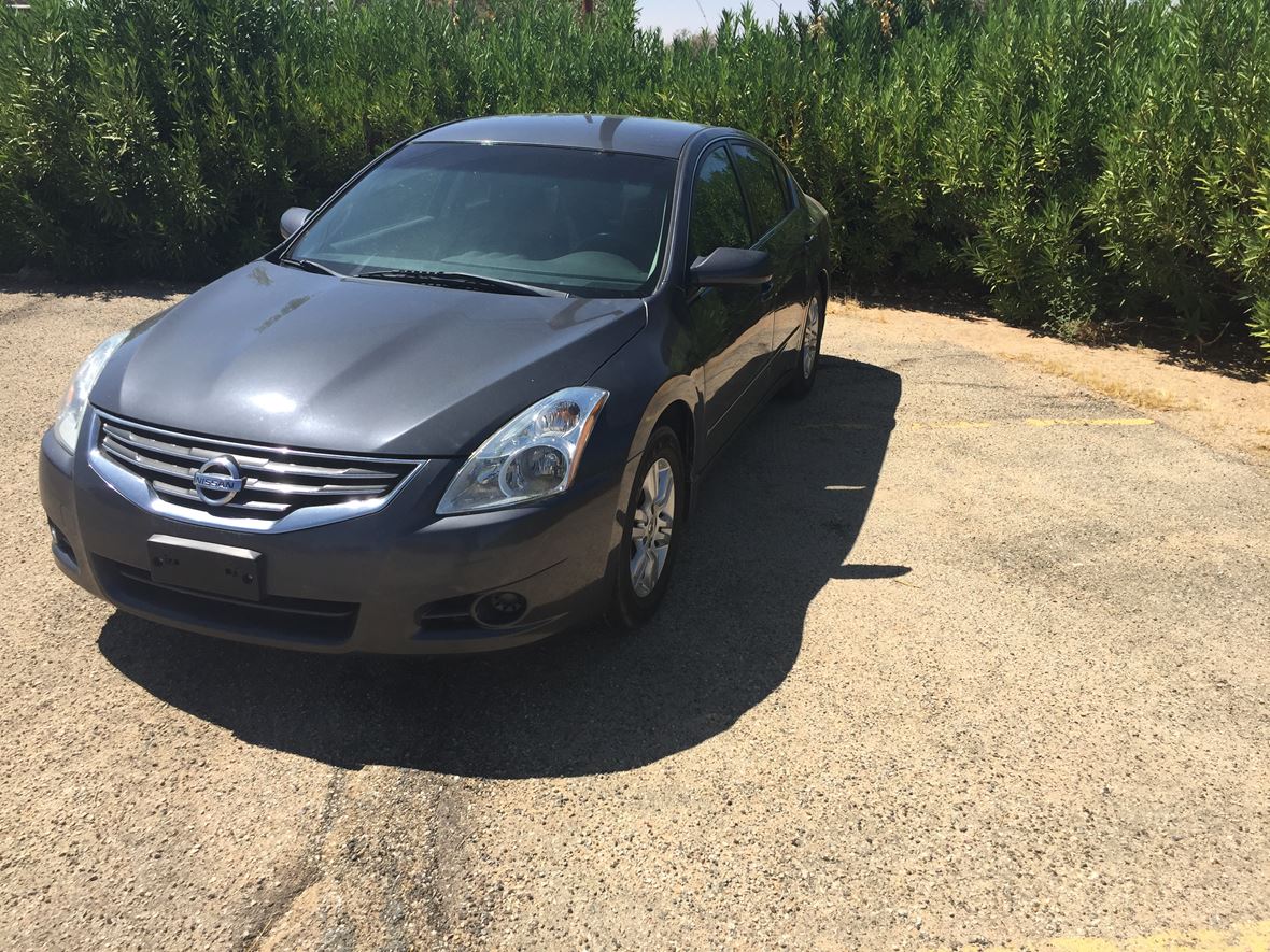 2012 Nissan Altima for sale by owner in Northridge