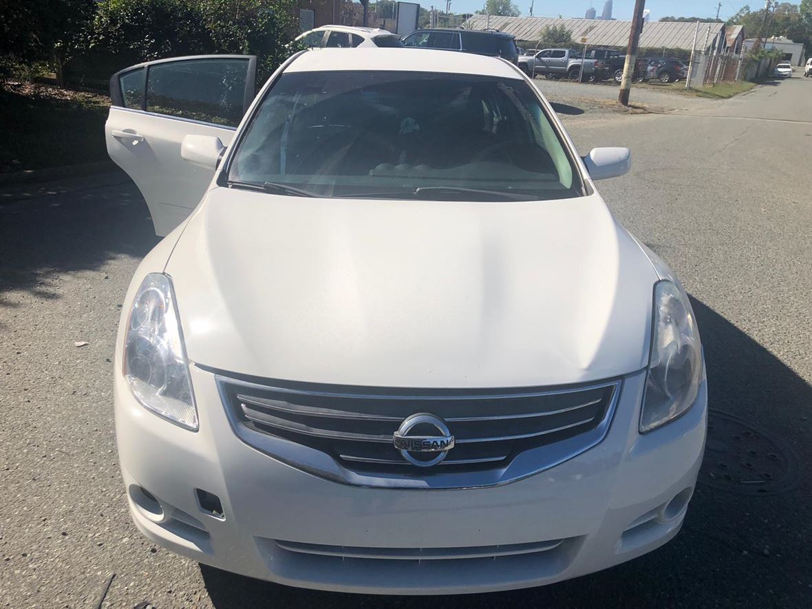 2012 Nissan Altima for sale by owner in Charlotte