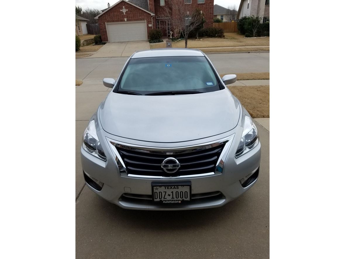 2013 Nissan Altima for sale by owner in Denton