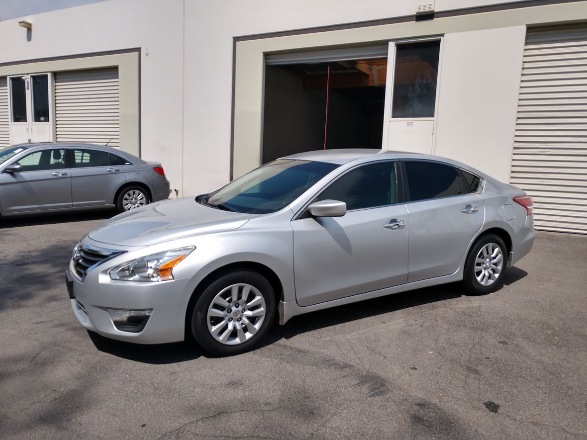 2013 Nissan Altima for sale by owner in Bakersfield