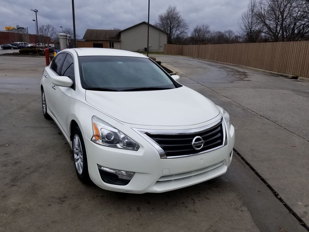 2014 Nissan Altima for sale by owner in Indianapolis