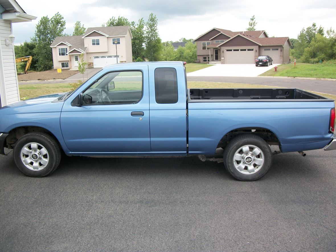 2000 Nissan Frontier for sale by owner in Waverly