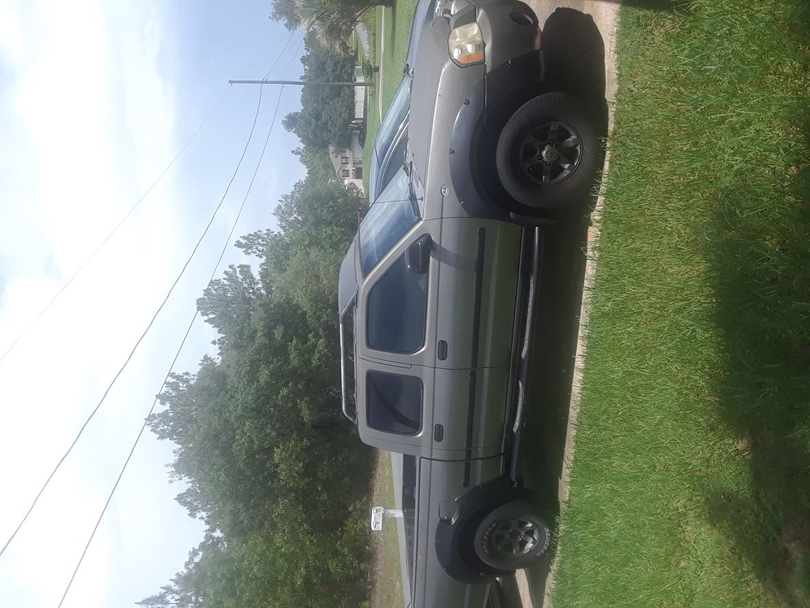 2002 Nissan Frontier for sale by owner in Dunnellon
