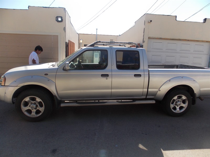 2004 Nissan Frontier for sale by owner in LOS ANGELES