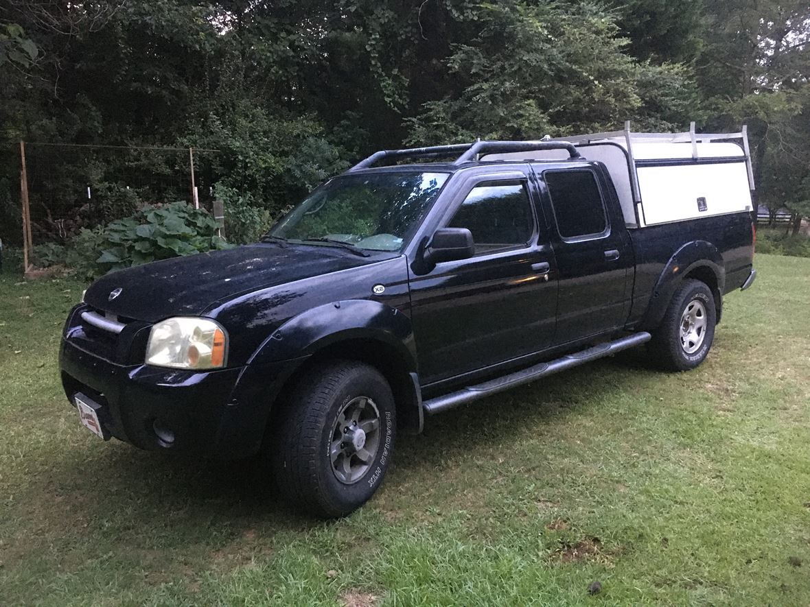 2004 Nissan Frontier for sale by owner in Fairburn