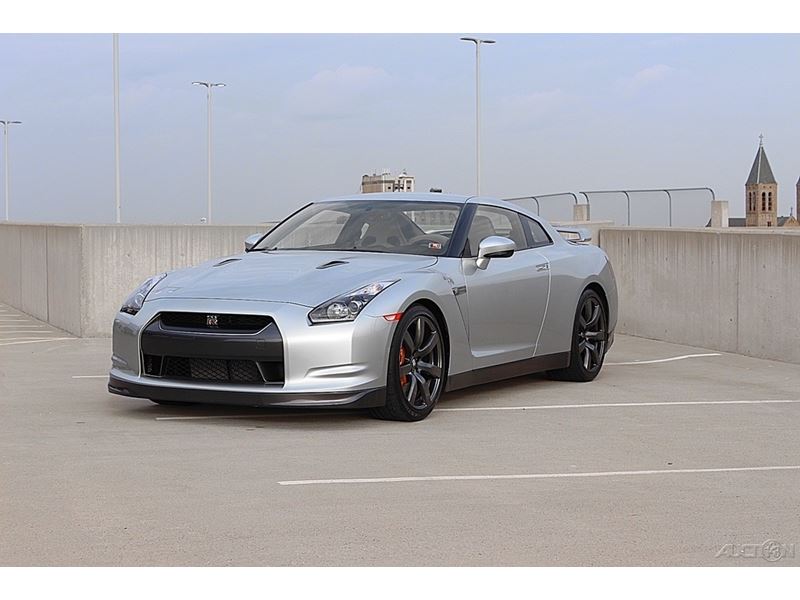 2009 Nissan GT-R Premium for sale by owner in Houston